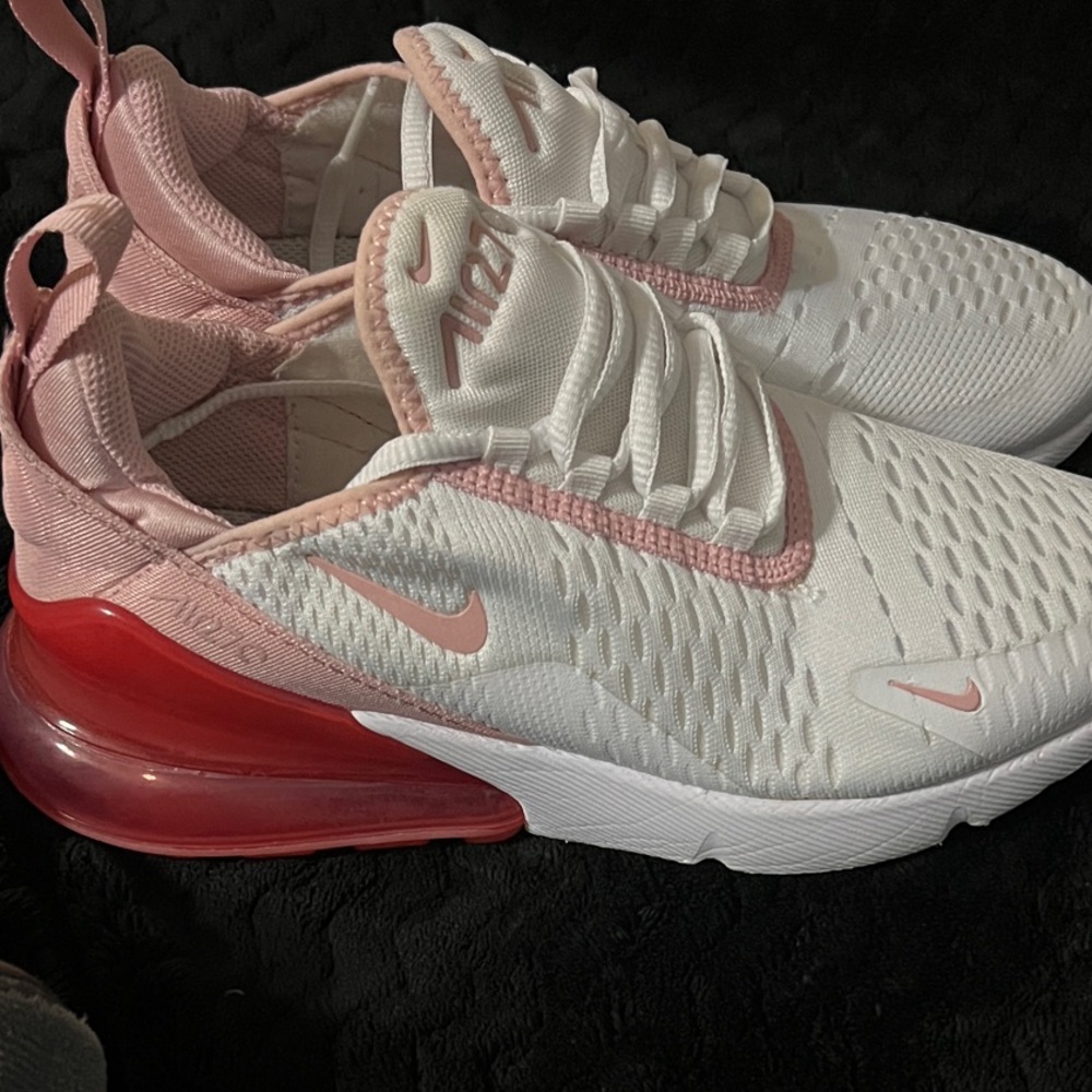 Nike Air Max 270 Summit White Pink Coral Athletic Shoes